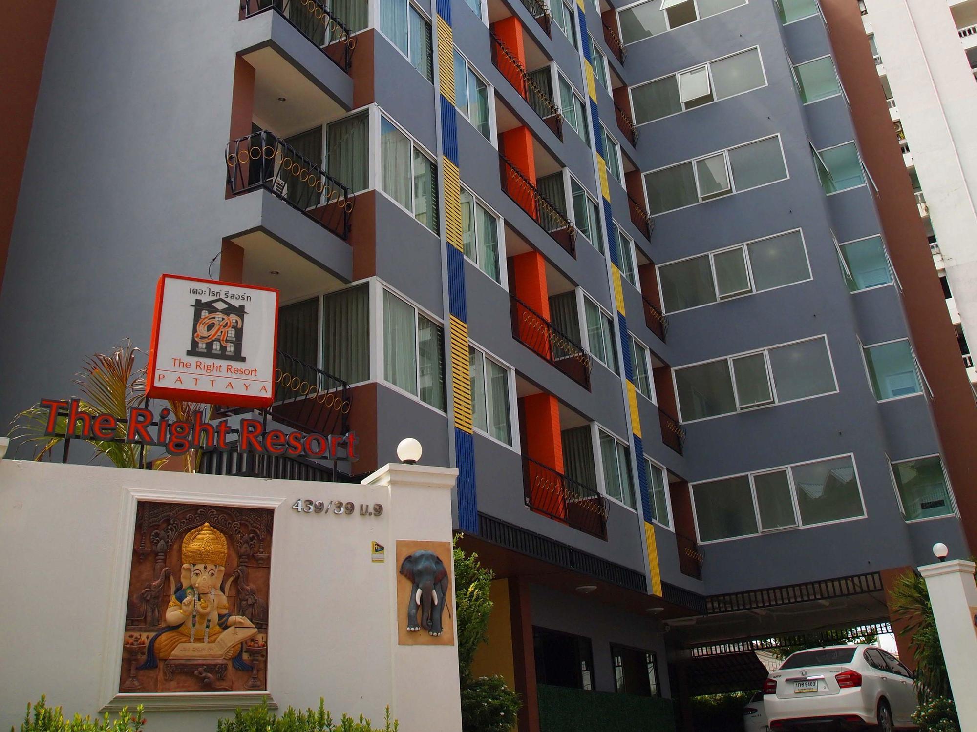 The Right Resort Pattaya Ngoại thất bức ảnh