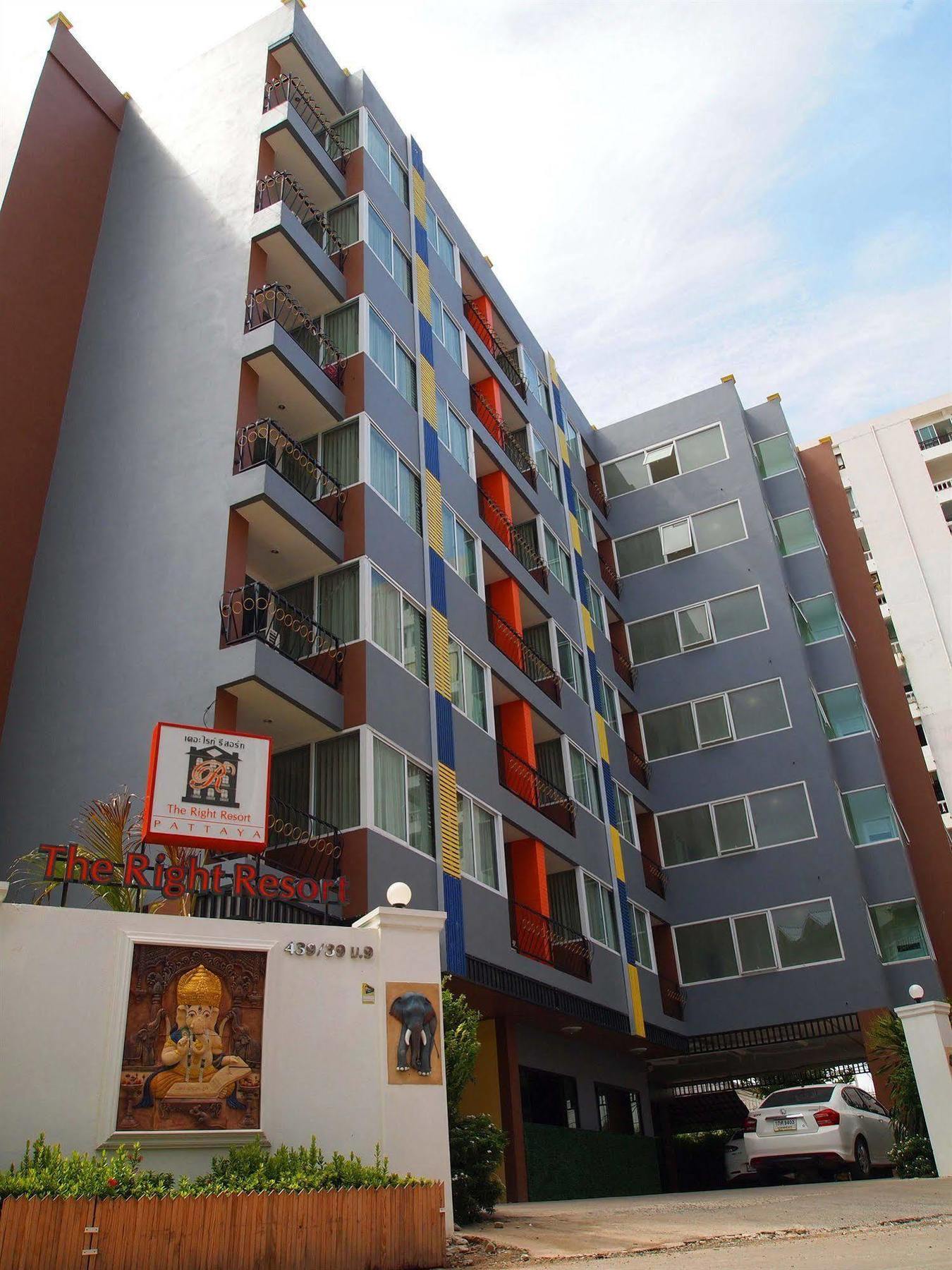 The Right Resort Pattaya Ngoại thất bức ảnh