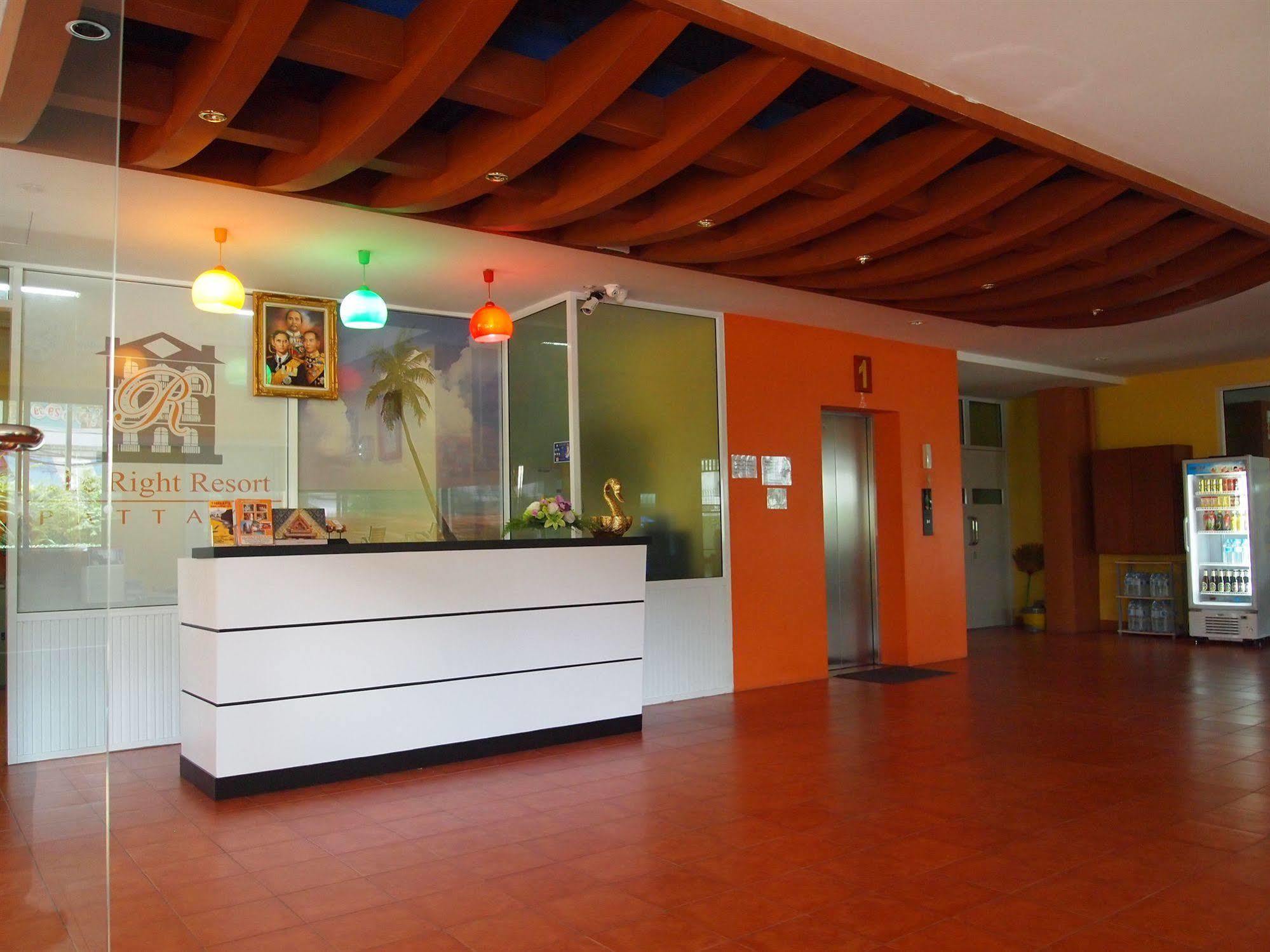 The Right Resort Pattaya Ngoại thất bức ảnh