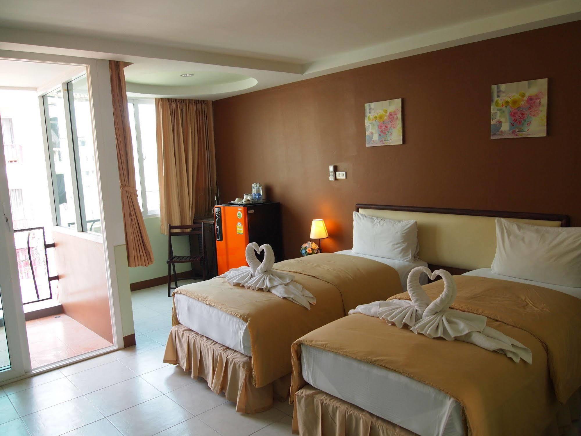 The Right Resort Pattaya Ngoại thất bức ảnh